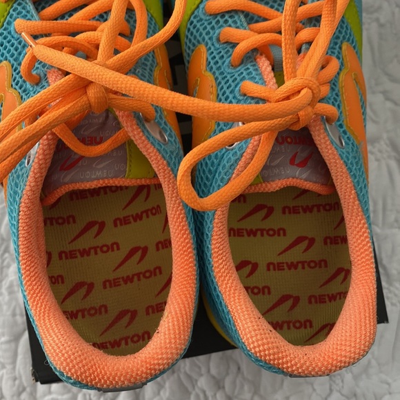 NEWTON RUNNING 10.5. EUC - Picture 5 of 7